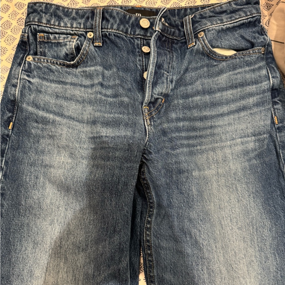 Banana Republic boyfriend jeans in excellent condition 
Rarely worn